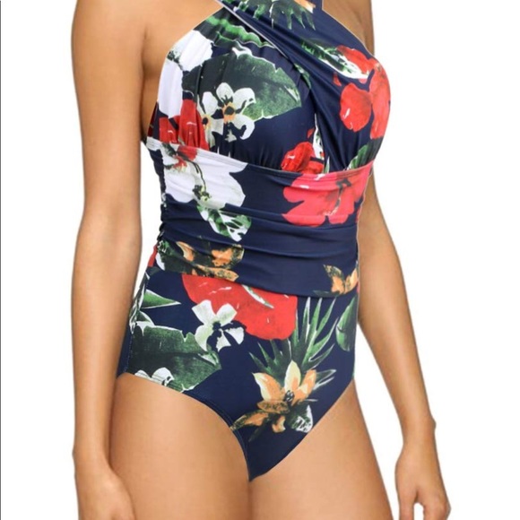 Swim suit - Picture 3 of 5